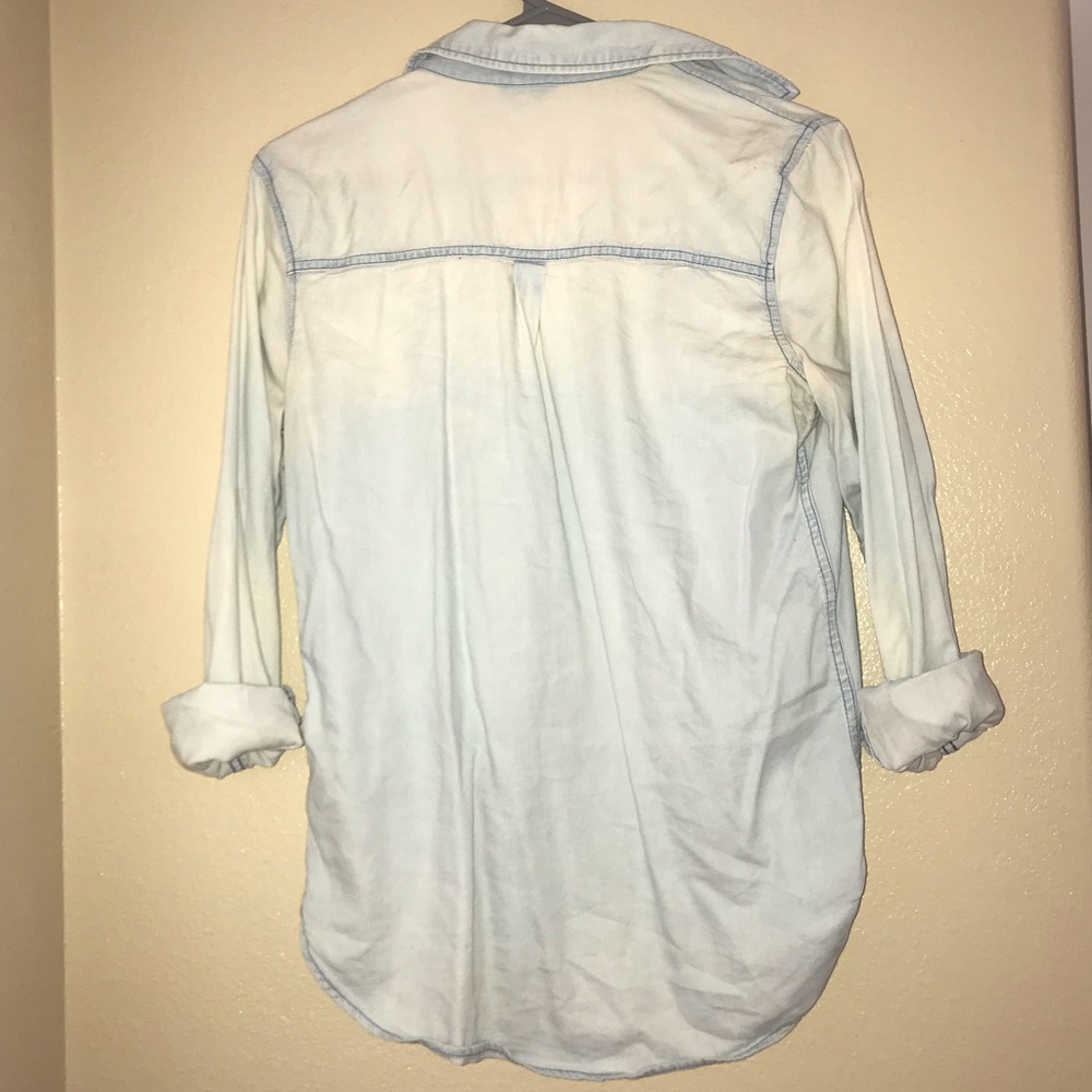 Light button down - Picture 2 of 2